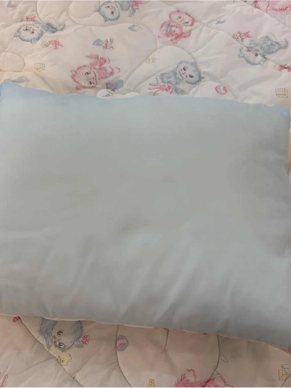 Vintage Dacron kitty cat print pink blue baby quilt and pillow 31”x40”